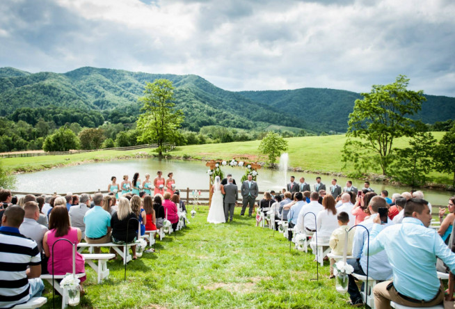 Wedding Venues In Roanoke Va
 8 Unique Blue Ridge Mountain Wedding Venues in Virginia