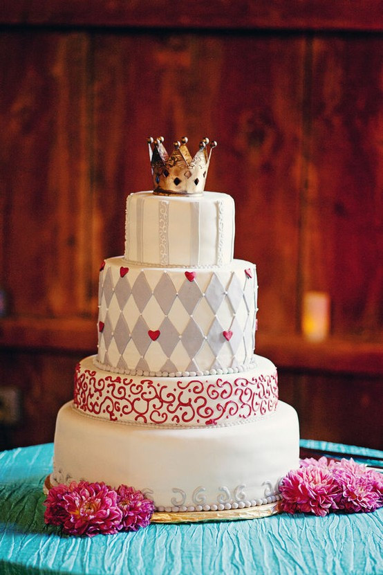 Wedding Wonderland Cakes
 Alice in Wonderland Wedding Cake Details