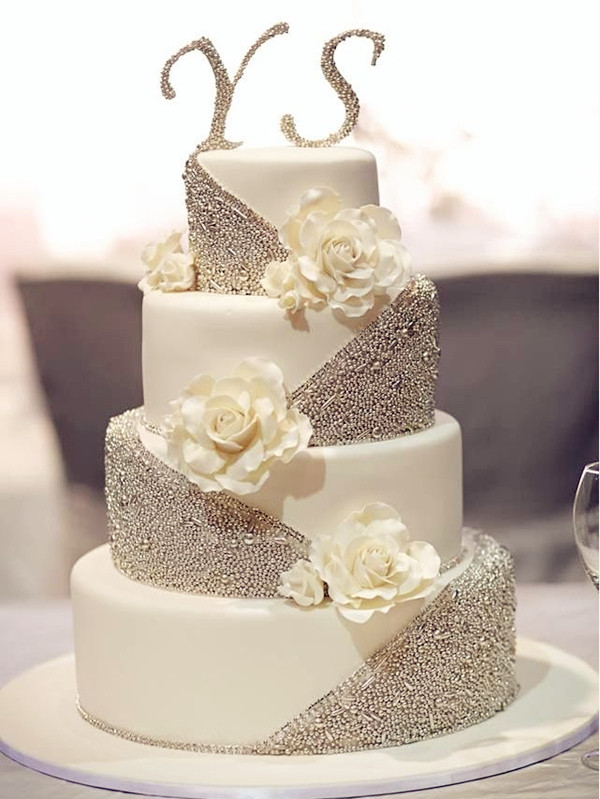 White Wedding Cakes
 20 Gorgeous Wedding Cakes That WOW
