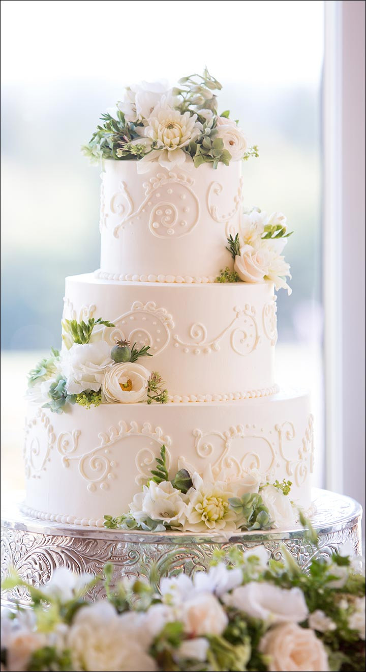 White Wedding Cakes
 Wedding Cakes 28 Divinely Delicious Cakes To Celebrate