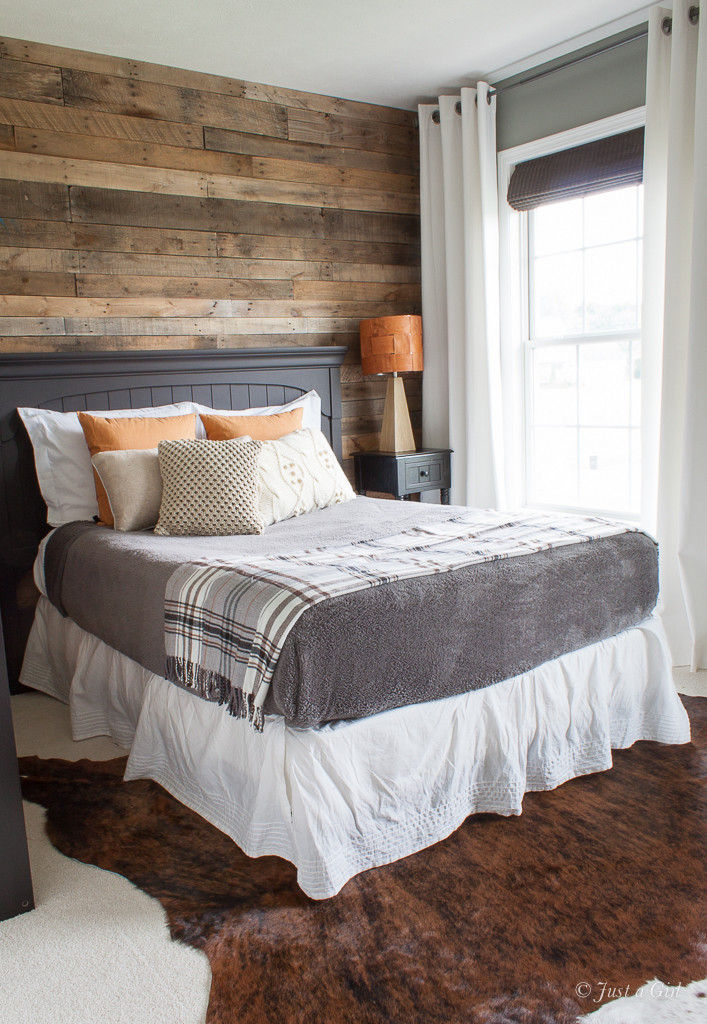 Wood Panel Headboard DIY
 How To Panel A Wall With Pallet Wood 10 DIY Projects