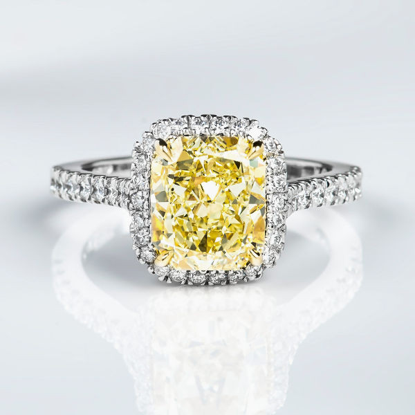 Yellow Diamond Engagement Ring
 Fancy Yellow Diamond Ring Radiant 3 01 carat VVS2