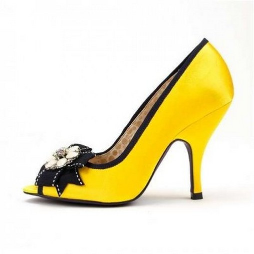 Yellow Dress Shoes Wedding
 Various kinds of wedding dresses with new models Barack