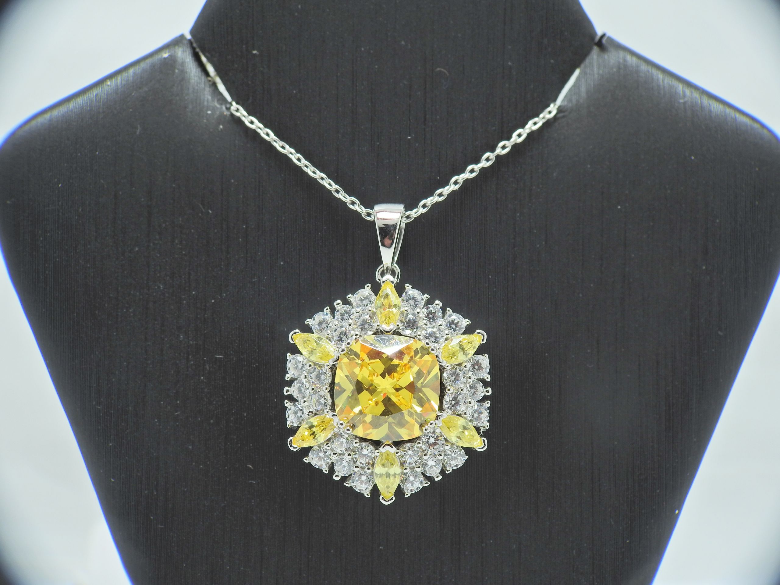 Yellow Topaz Necklace
 925 Solid Sterling Silver 3 60ctw Yellow Topaz & White