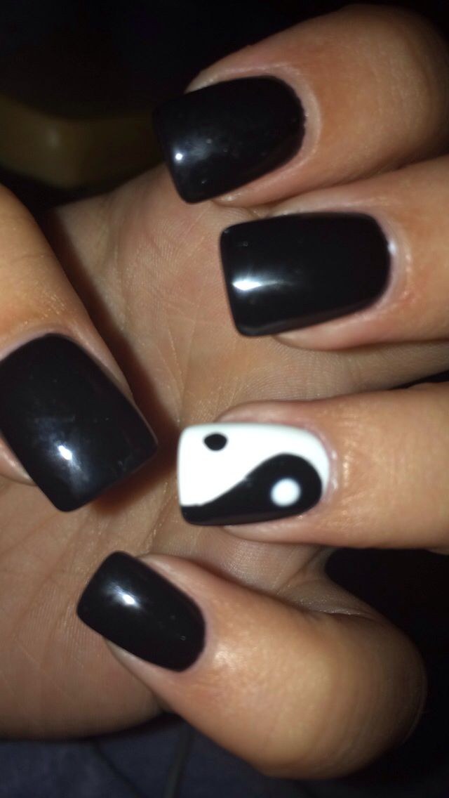 Yin Yang Nail Designs
 yin yang nails with black polish