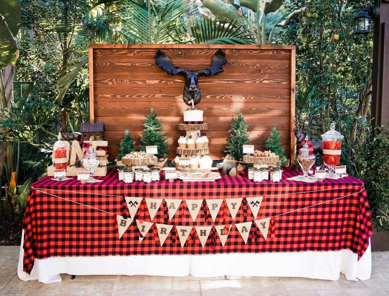 10 Year Old Boy Birthday Party Ideas In Winter
 Beautiful Winter ONEderland First Birthday Party