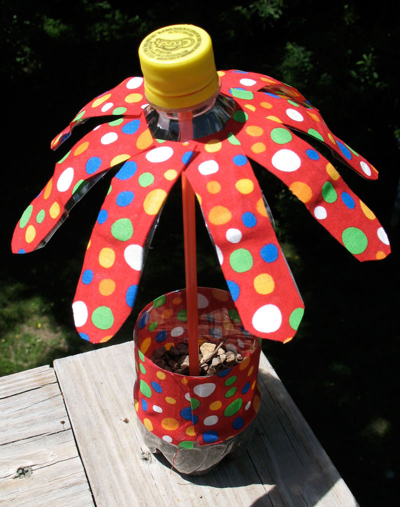 Arts And Craft For Summer Camp
 Water Bottle Flowers Summer Camp Crafts and Lessons for