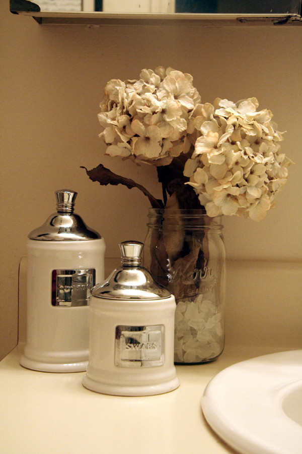 Bathroom Flowers Decor
 Relaxing Flowers Bathroom Decor Ideas That Will Refresh