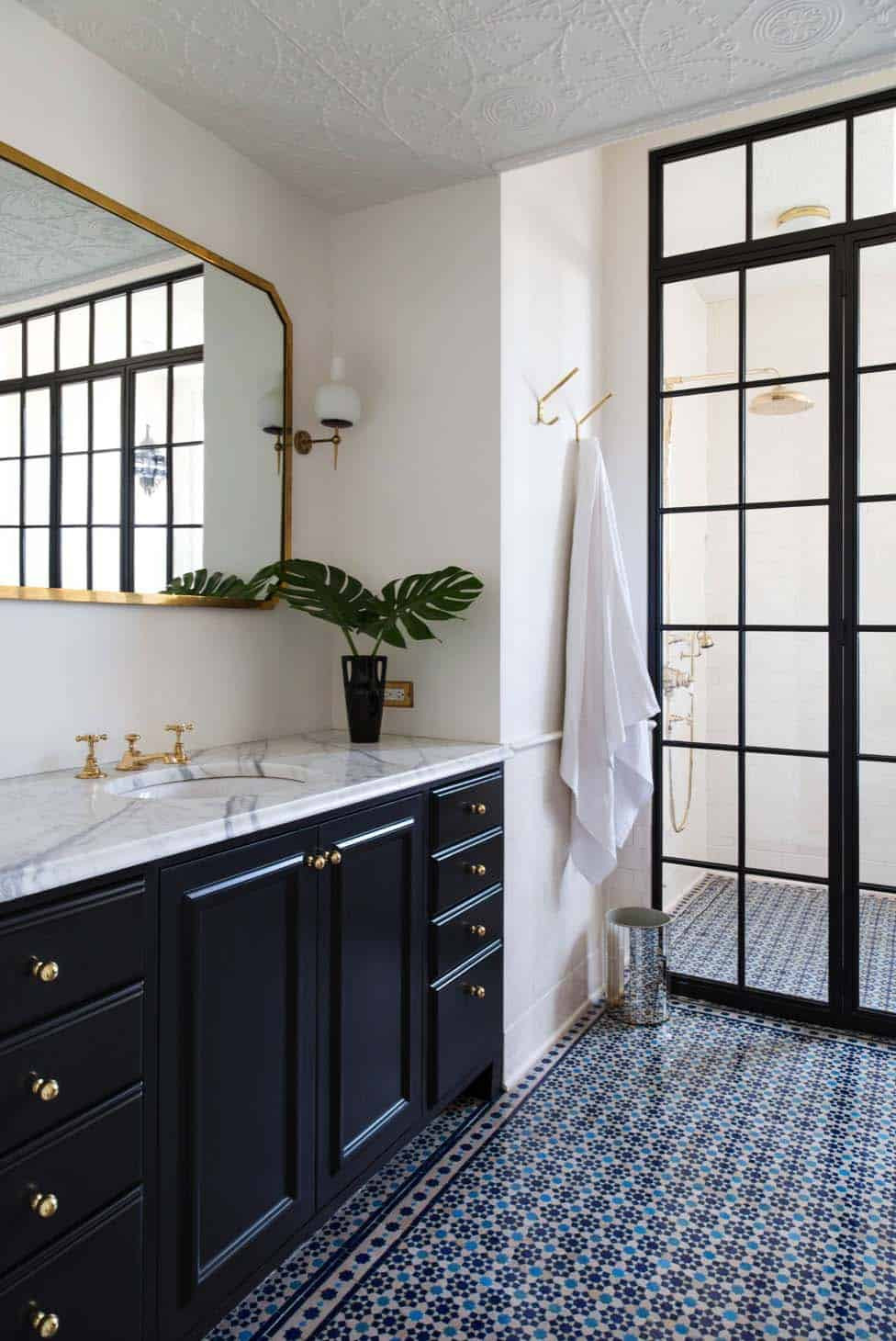 Black Bathroom Tile Ideas
 25 Incredibly stylish black and white bathroom ideas to