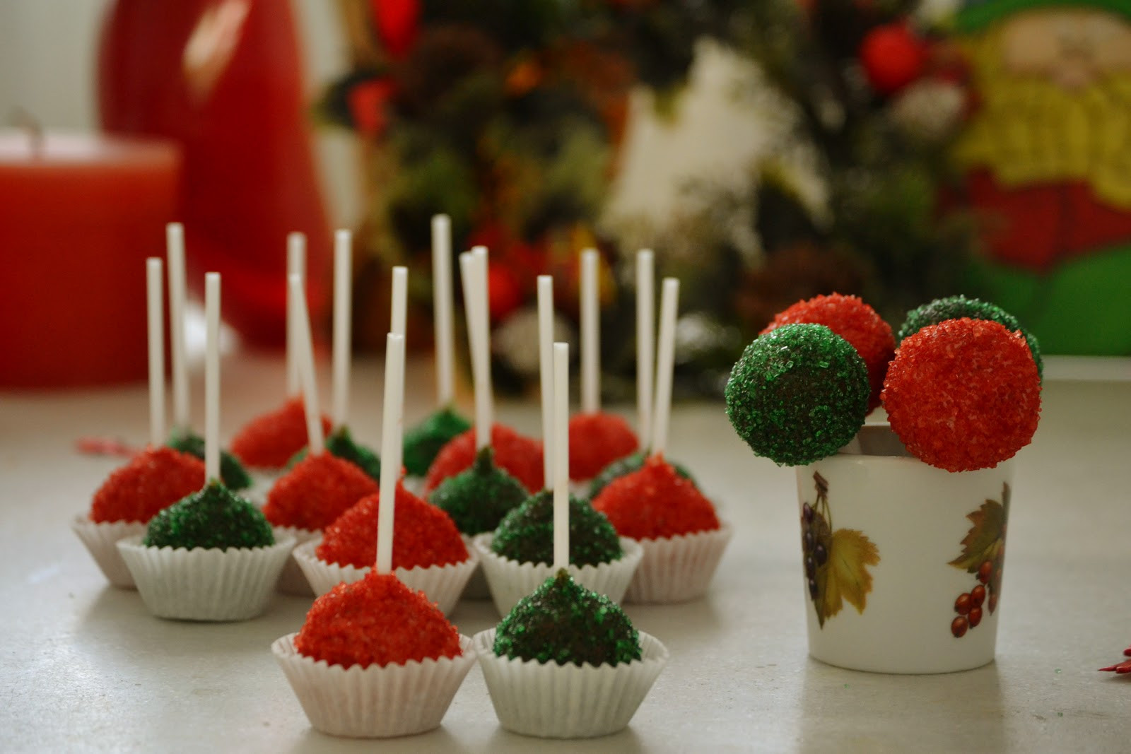 Christmas Cake Pop Ideas
 Ohhthat by Tin Cake Pops for Christmas