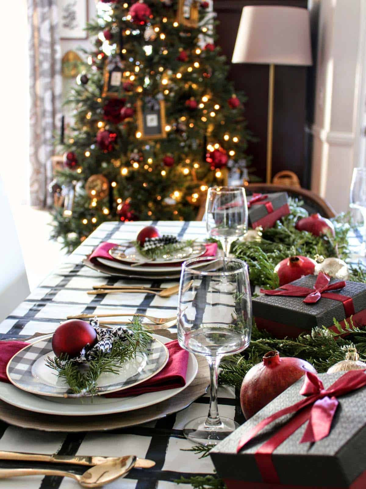 Christmas Table Centerpiece Ideas
 33 Inspiring Christmas decor ideas to elevate your dining