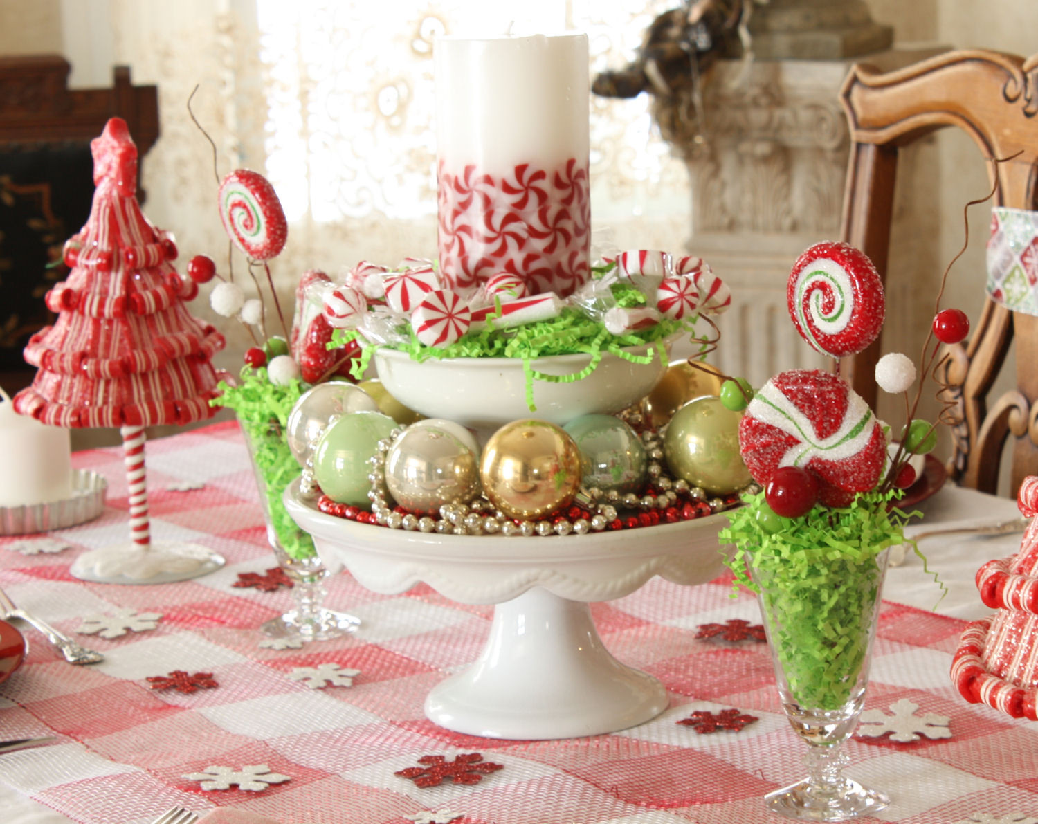 Christmas Table Centerpiece Ideas
 French Laundry Christmas Peppermint Tablescape 2011