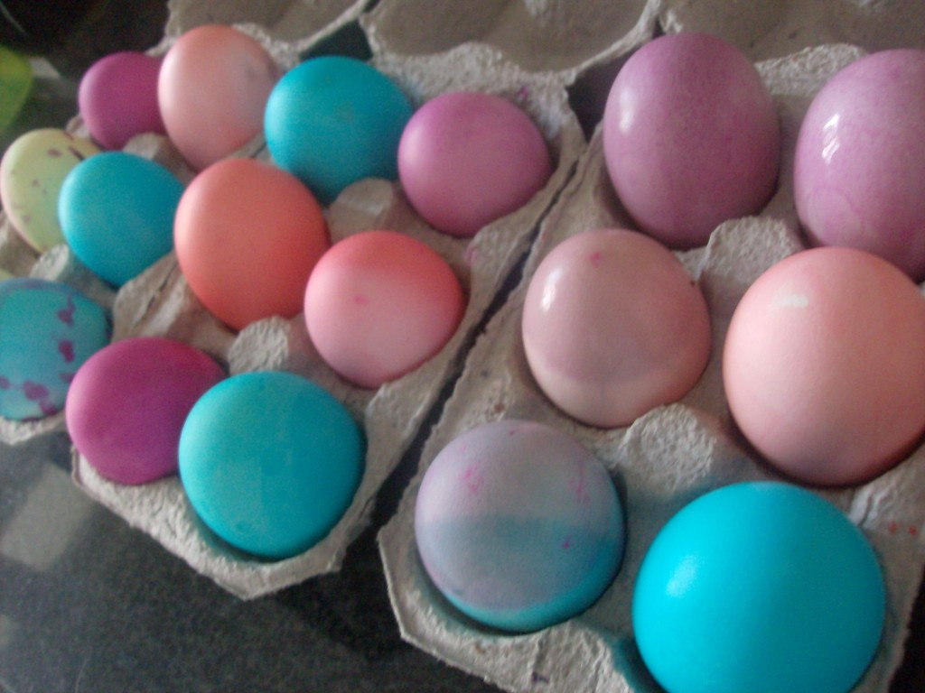 Coloring Easter Eggs With Food Coloring
 Dye Easter Eggs Frugally with Food Coloring Mommysavers