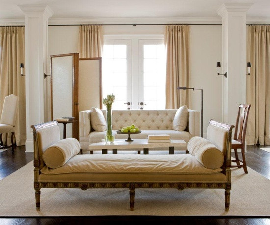 Daybed In Living Room Ideas
 Rosa Beltran Design USING A DAYBED IN A LIVING ROOM