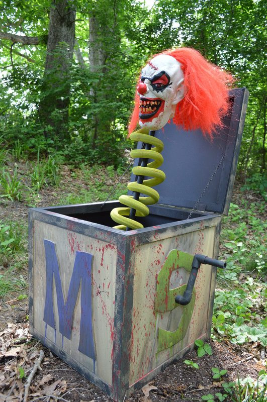 Diy Scary Halloween Props
 60 Awesome Outdoor Halloween Party Ideas DigsDigs
