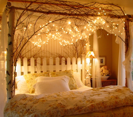 Fairy Light Bedroom
 10 Most Romantic Bedroom Designs For Couples