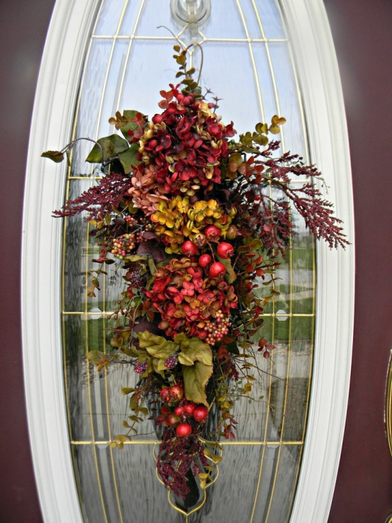 Fall Door Decor
 67 Cute And Inviting Fall Front Door Décor Ideas DigsDigs