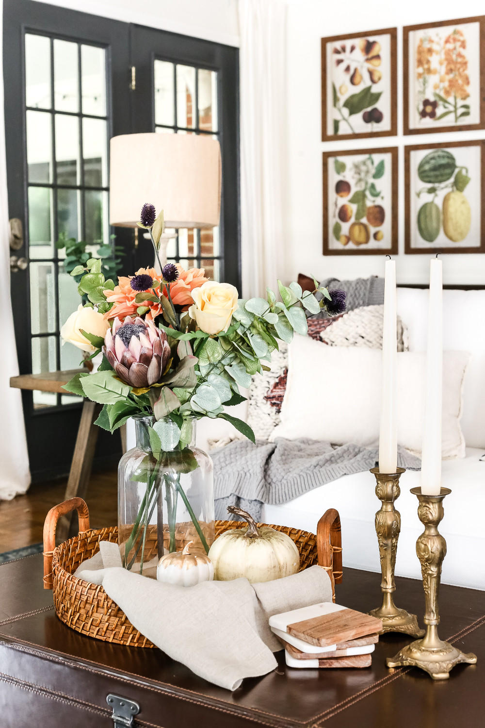 Fall Living Room Decor
 8 Fall Decorating Tips for a Bud and Fall Home Tour