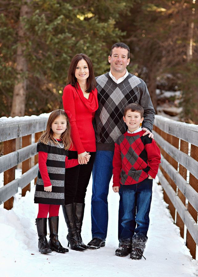 Family Christmas Photo Outfit Ideas
 what to wear families family outfit inspiration winter