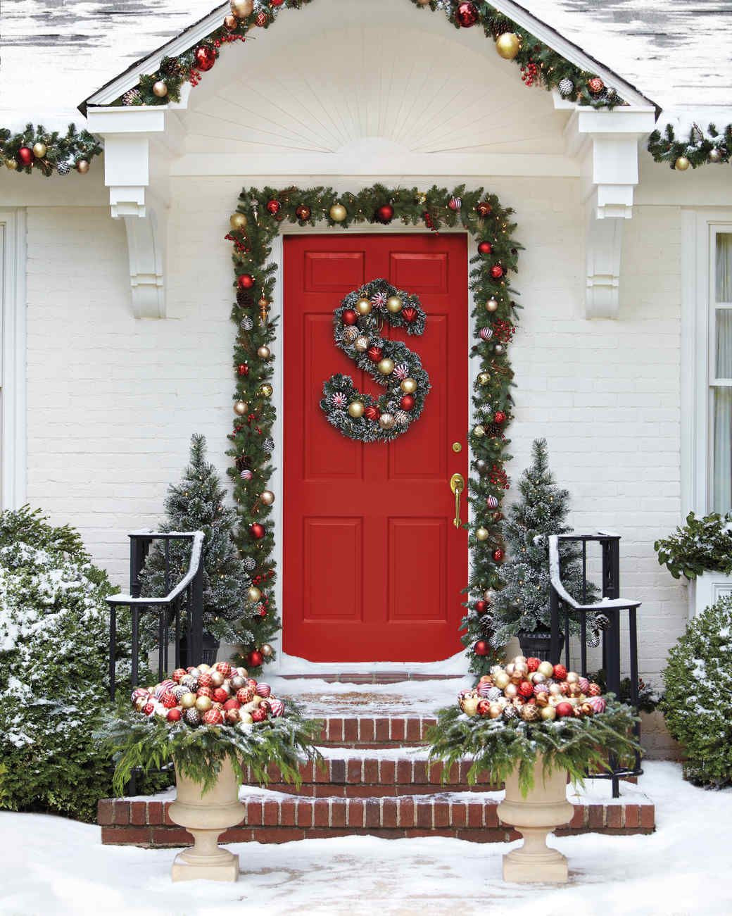 Front Door Christmas Decor Ideas
 17 Christmas Porch & Front Door Decorating Ideas