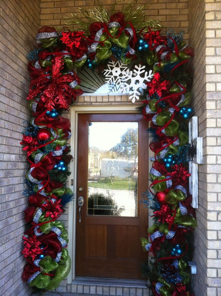 Front Door Christmas Decor Ideas
 10 Inexpensive Ways Decorating Your Home For The