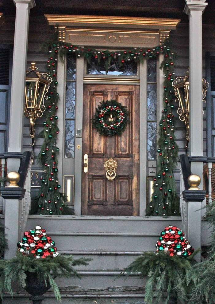 Front Porch Christmas Decorations
 30 AMAZING FRONT PORCH CHRISTMAS DECORATION IDEAS