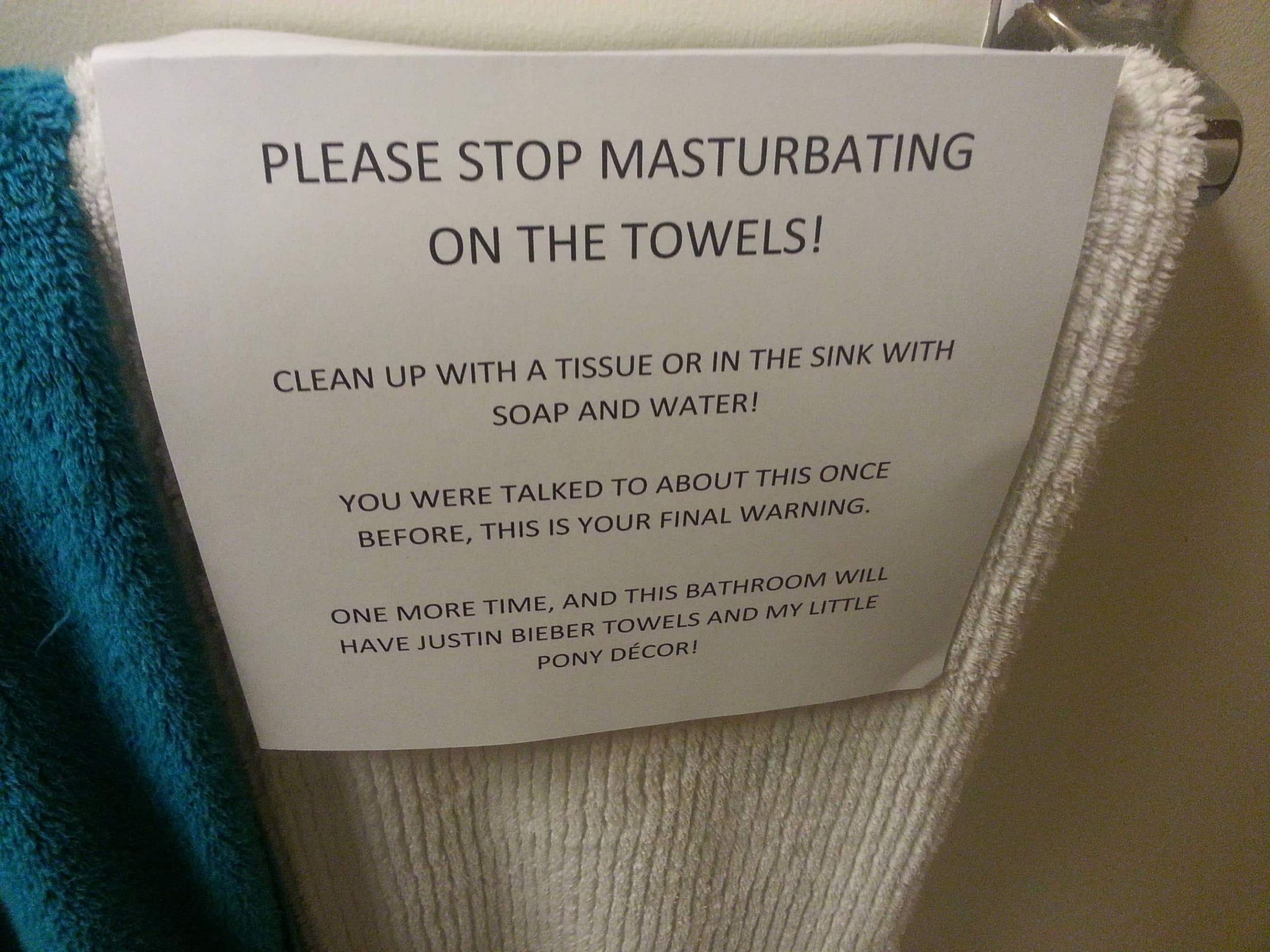 Girl Masterbates In Bathroom
 Mom Posts Sign For Masturbating Son Warning Him Not To Use