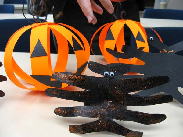 Halloween Art And Craft For Toddlers
 Valentine e Halloween Crafts For Kids