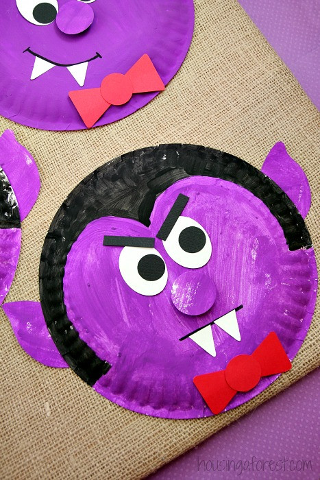 Halloween Art And Craft For Toddlers
 Paper Plate Dracula