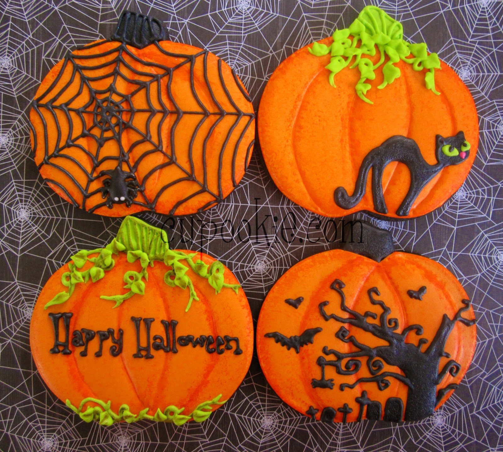 Halloween Cookie Decoration Ideas
 Cupookie Halloween Cookies