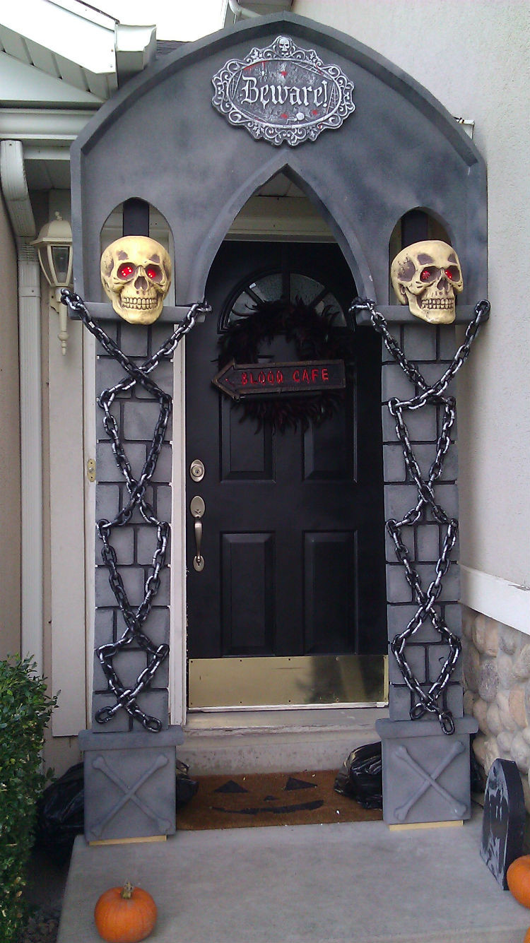Halloween Door Decoration Ideas
 Halloween Door & 30 DIY Halloween Wreaths How To Make