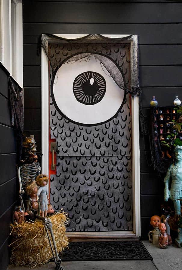 Halloween Door Decoration Ideas
 Halloween Door Decorations