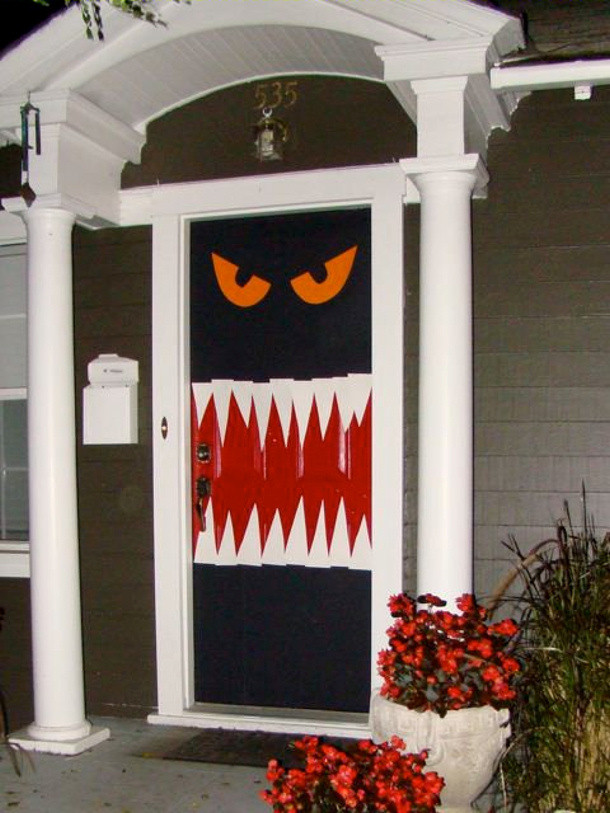 Halloween Door Decoration Ideas
 Halloween Door Decor Ideas