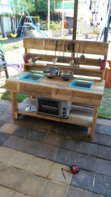 Kids Outdoor Kitchen
 Mud kitchen Outdoor kitchen Pallet upcycle Made this for