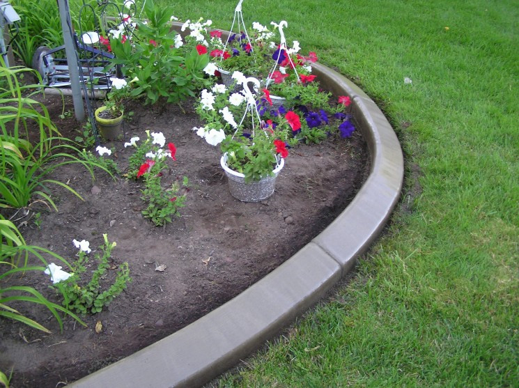 Landscape Edging Home Depot
 Ideas Presenting Lowes Garden Edging For Beautify And