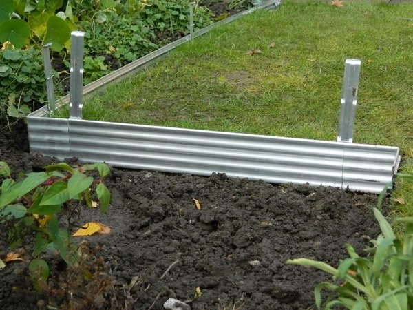 Landscape Metal Edging
 Metal edging ideas – garden landscape edging advantages