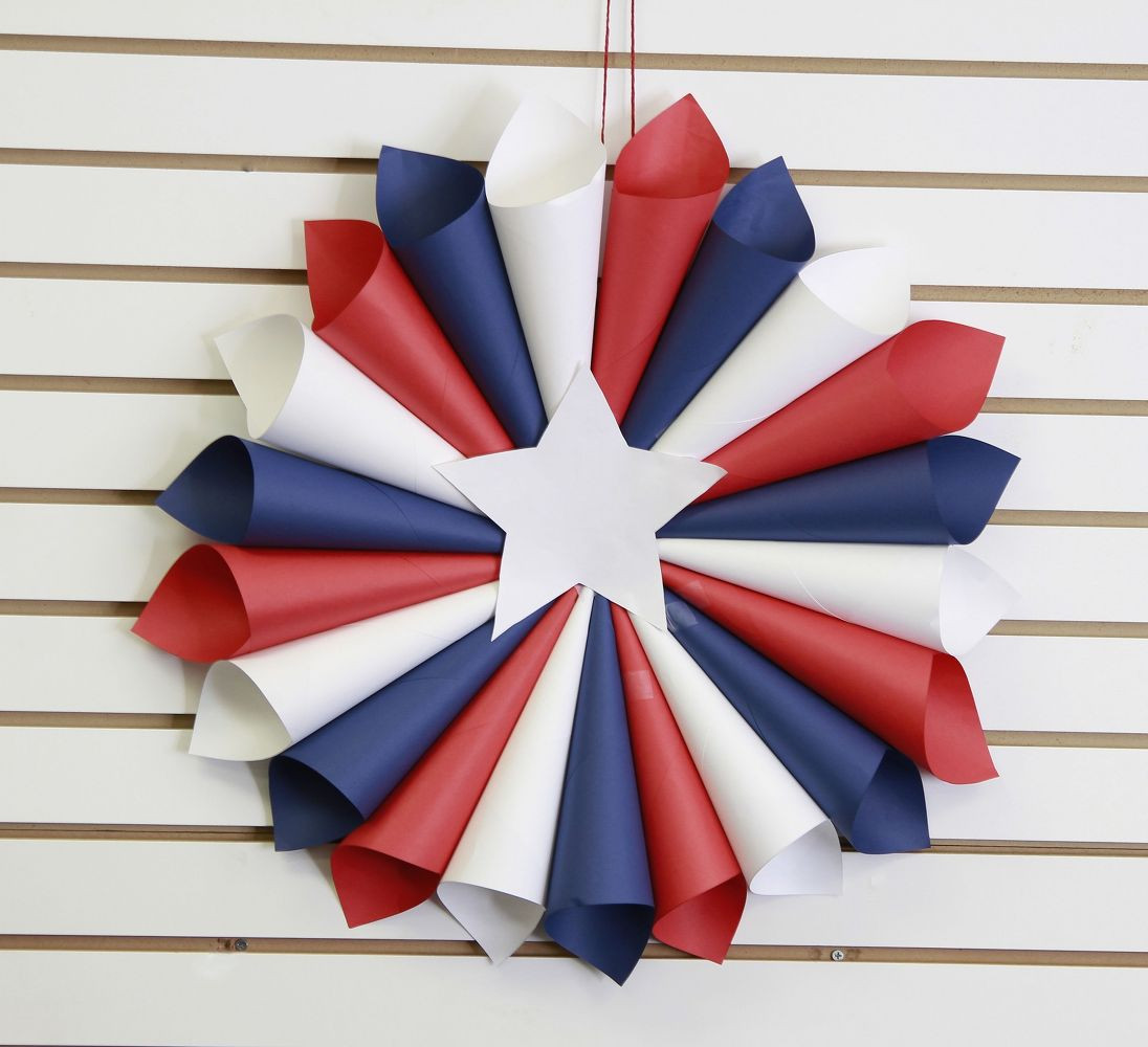 Memorial Day Art And Craft
 16 Patriotic Wreaths That Will Fill You With Pride