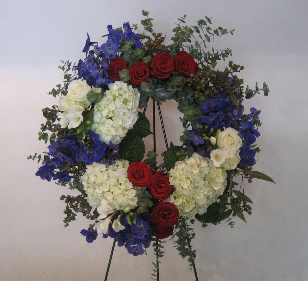Memorial Day Tribute Ideas
 Sammy’s Flowers Floral tributes