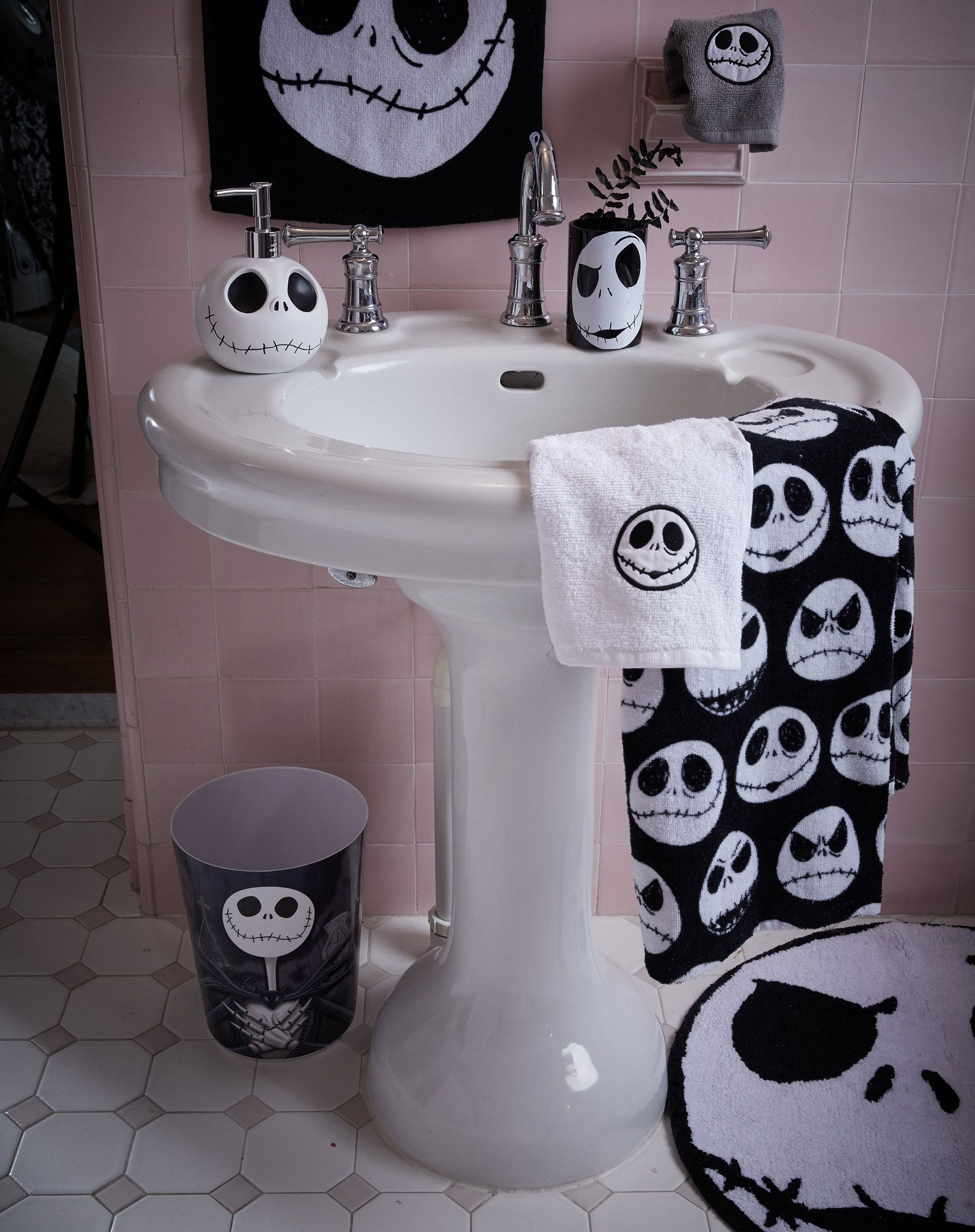 Nightmare Before Christmas Bathroom
 This is Halloween Fill your bathroom with the Pumpkin