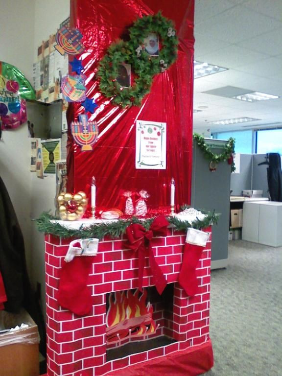 Office Cubicle Christmas Decorating Ideas
 Cubicles Door decorating and Christmas door decorating