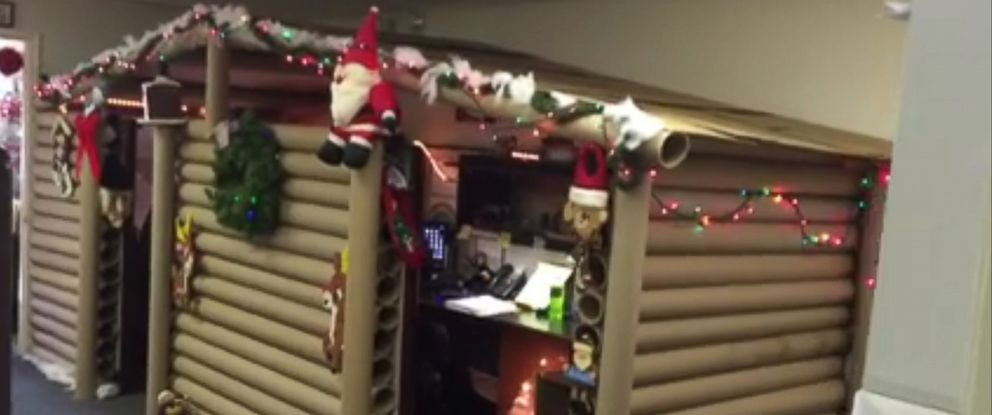 Office Cubicle Christmas Decorating Ideas
 fice Cubicle Gets Transformed into Cozy Christmas Cabin
