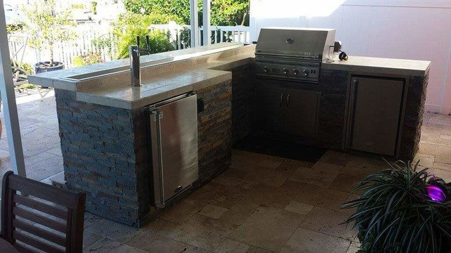 Outdoor Kitchen Kegerator
 Outdoor BBQ & Bar w Kegerator and Fire pan on bar