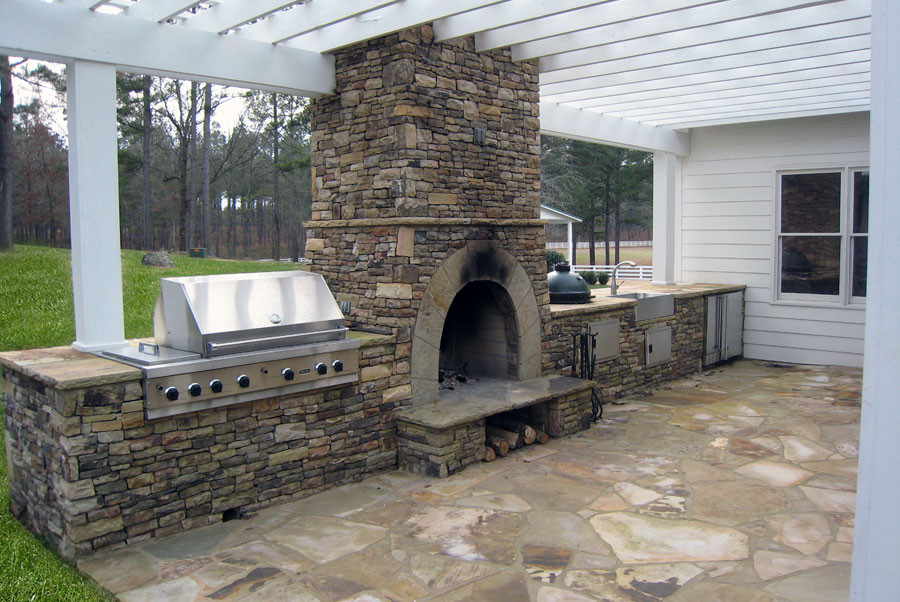 Outdoor Kitchen With Fireplace Designs
 Outdoor Kitchens & Pizza Ovens