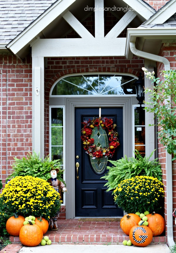 Outside Fall Decor Ideas
 Outdoor Fall Decorating Ideas Dimples and Tangles