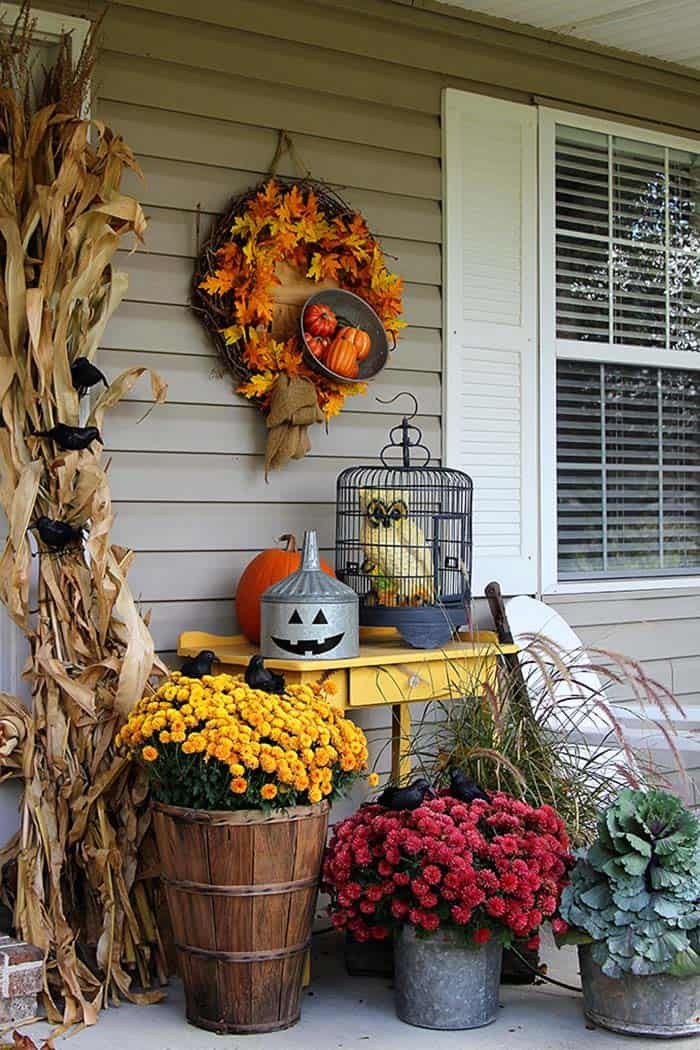 Outside Fall Decor Ideas
 46 of the Coziest Ways to Decorate your Outdoor Spaces for