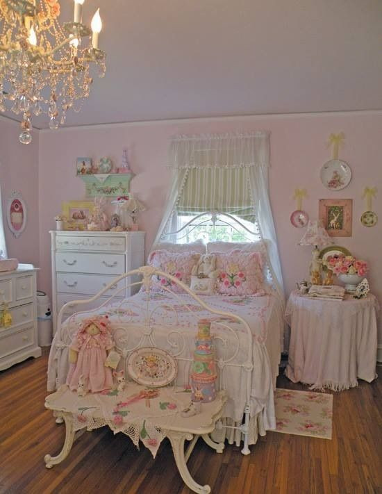 Pink Shabby Chic Bedroom
 Feminine Shabby Chic Bedroom Interior Ideas and Examples