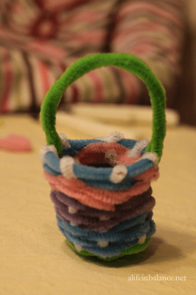 Pipe Cleaner Easter Crafts
 Gluten free Sunflower Peeps Cake
