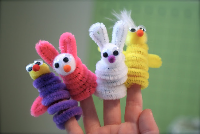 Pipe Cleaner Easter Crafts
 Little Page Turners Pipe Cleaner Bunnies