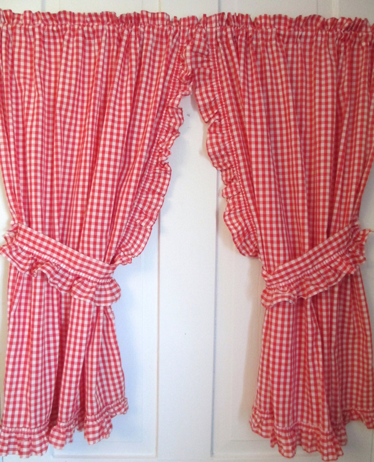 Red And White Kitchen Curtains
 Red White Gingham Curtains 2 panels Valance and Ruffled Tie