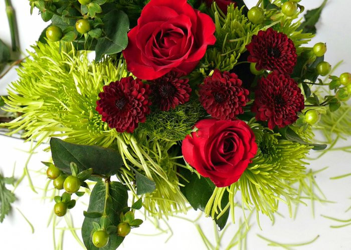Red Christmas Flower Names
 How to Create a Holiday Floral Arrangement